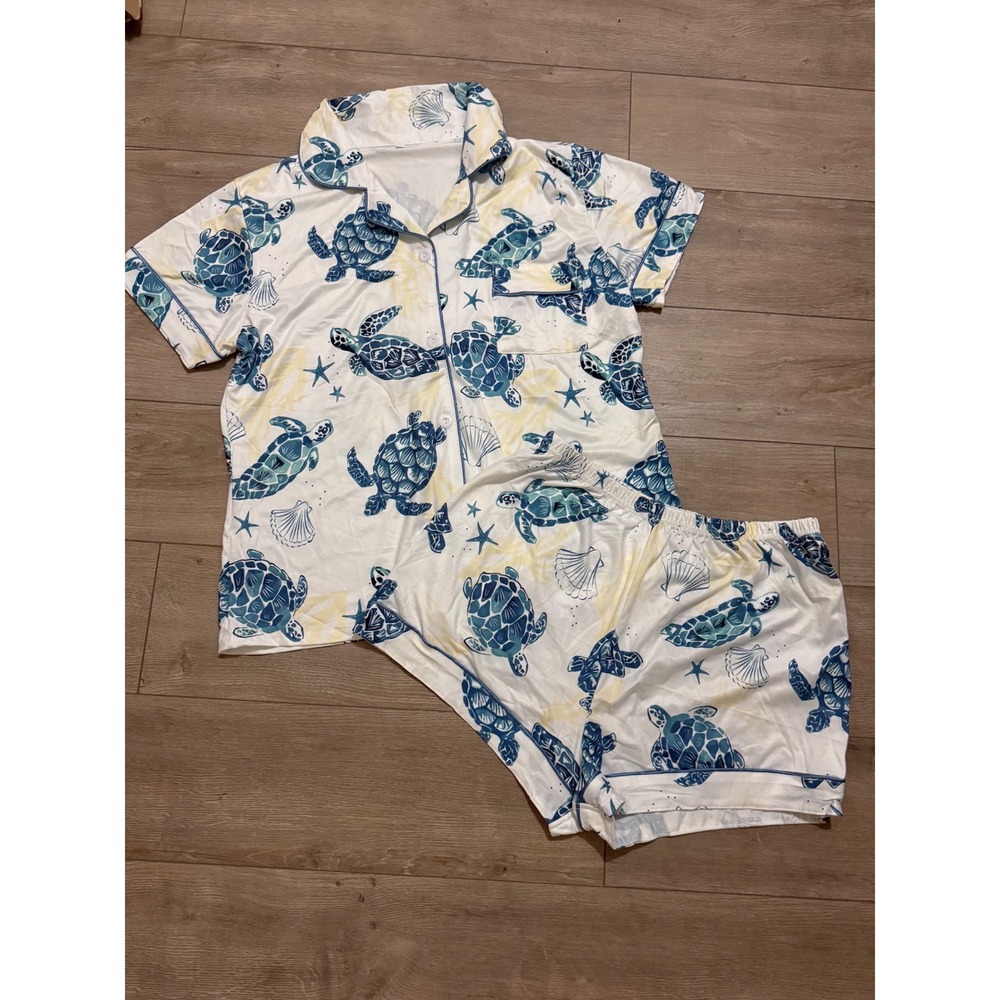 NIB- Sea Turtle Print Pajama Set Short Sleeve Button Down Top and Shorts- M